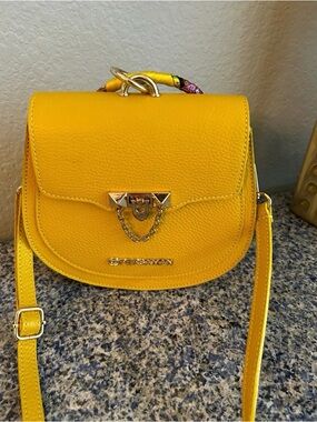 Persaman made in Italy Yellow Leather Crossbody Bag